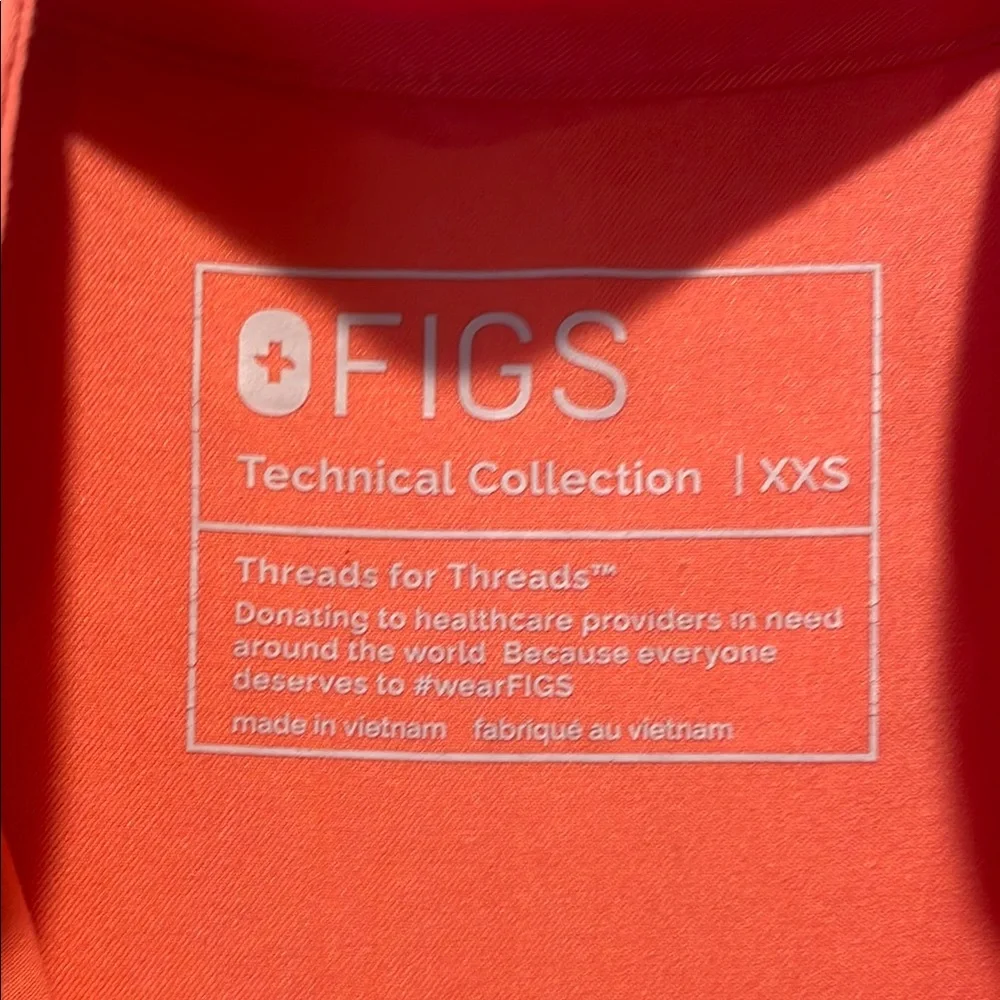 FIGS Women's Coral Tunic Top - Picture 2 of 4